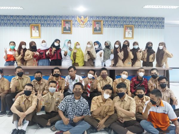 Workshop Program Anti Perundungan dengan 30 Agen Perubahan Bagi SMK Pusat Keunggulan (SMK PK) SMKN 2 Palembang (Hari ke-2)) Workshop Program Anti Perundungan dengan 30 Agen Perubahan Bagi SMK Pusat Keunggulan (SMK PK) SMKN 2 Palembang (Hari ke-2))
