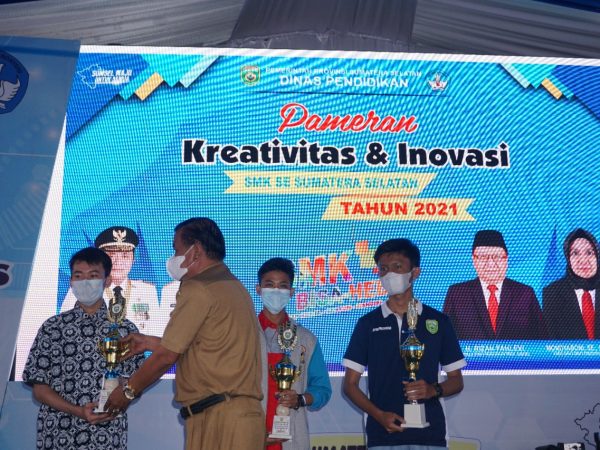 Pameran Kreatifitas dan Inovasi SMK se Sumatera Selatan SMKN 2 Palembang Mendapat Juara 1 Stand Teknologi Terbaik dan Juara 1 Water Treatment Terbaik