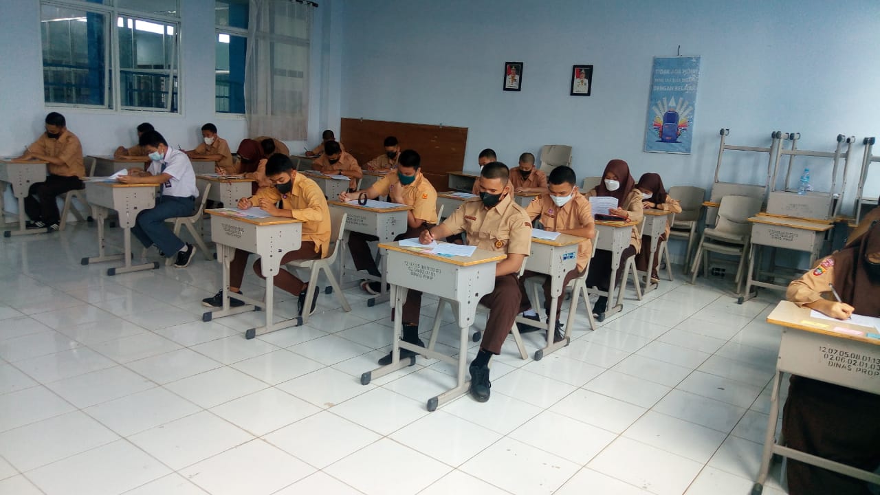 Pelaksanaan Ujian Akhir Semester Ganjil Sekolah Menengah Kejuruan Negeri 2 Palembang (Hari ke-4)