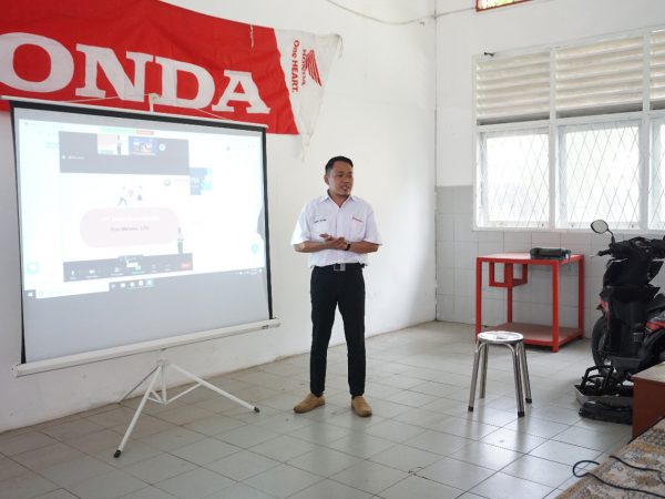 SMK Negeri 2 Palembang Mengikuti Kontes Kreatifitas dan Pembelajaran Online Guru SMK Binaan Astra Honda Motor.