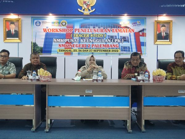 Workshop Penelusuran Tamatan (Tracer Study) SMK Pusat Keunggulan (PK) SMK Negeri 2 Palembang Workshop Penelusuran Tamatan (Tracer Study) SMK Pusat Keunggulan (PK) SMK Negeri 2 Palembang