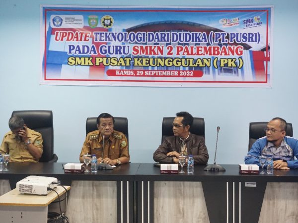 Update Teknologi dengan DUDIKA (PT. PUSRI) pada Guru SMKN 2 Palembang SMK Pusat Keunggulan (PK) Update Teknologi dengan DUDIKA (PT. PUSRI) pada Guru SMKN 2 Palembang SMK Pusat Keunggulan (PK)